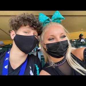 Meet your Posher, Skylar